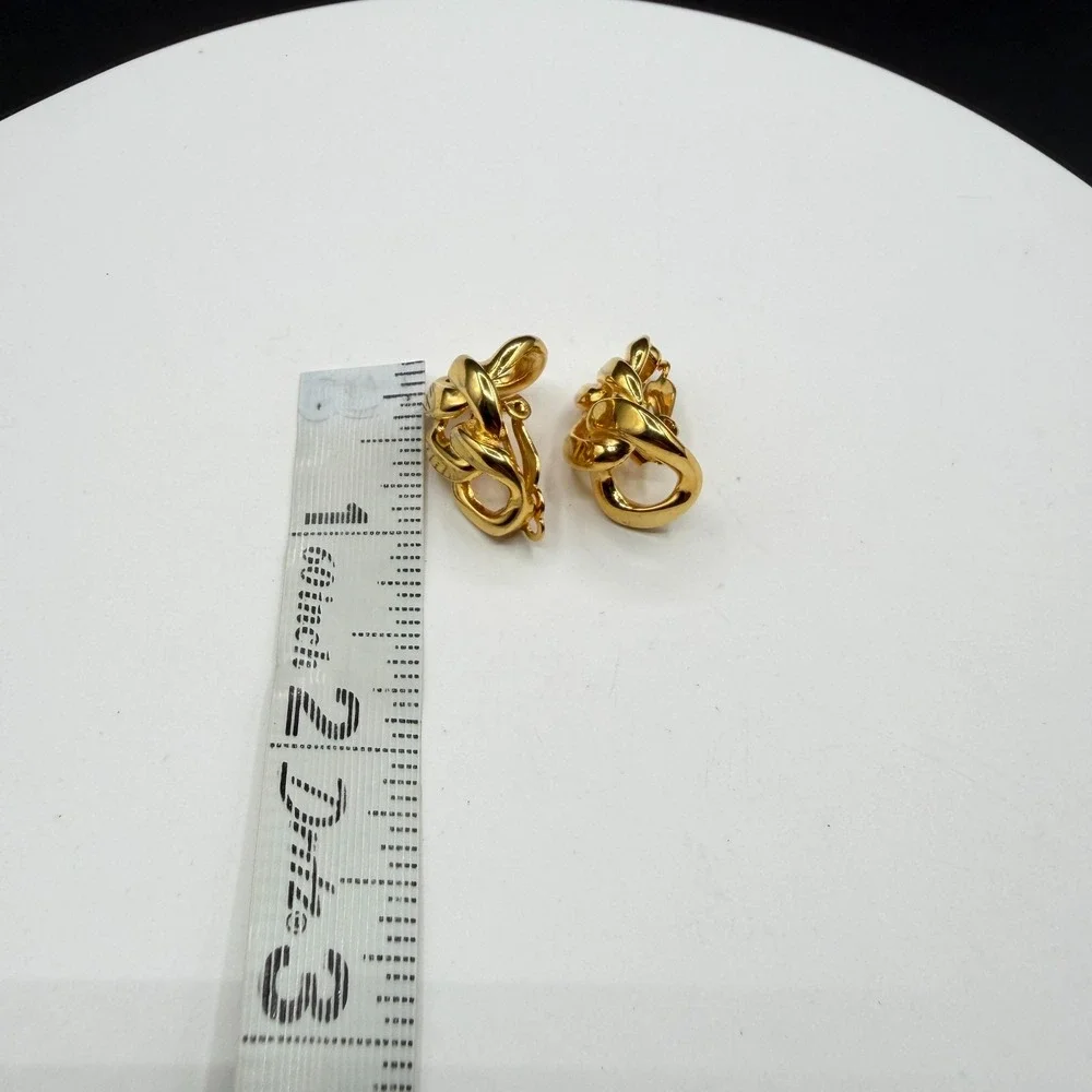 Gold Tone Chunky Interlocking Chain Link Clip On Earrings Statement Jewelry